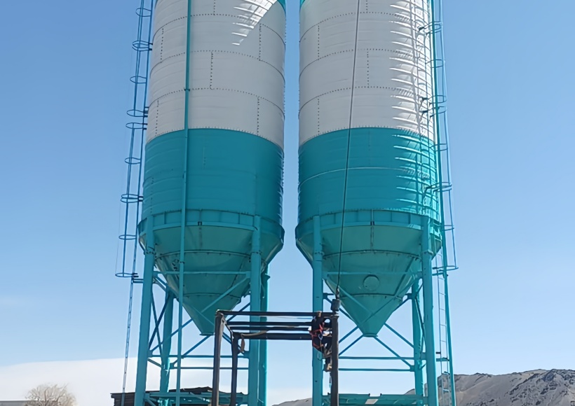Flaky cement silo1