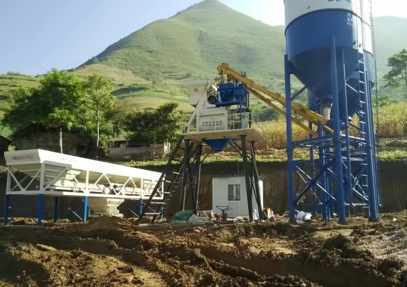 HZS50 batching plant feeding system with belt conveyor